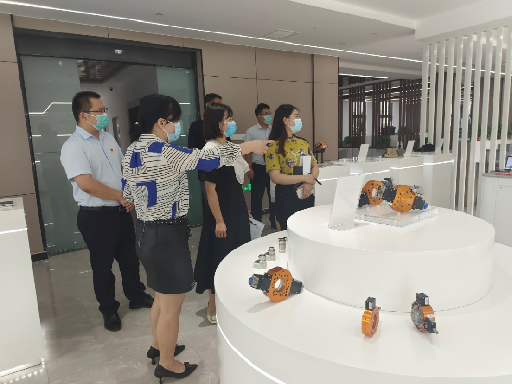 鄭投產(chǎn)業(yè)園黨支部聯(lián)合馬寨鎮(zhèn)黨建辦 開(kāi)展入園助企主題黨日活動(dòng)