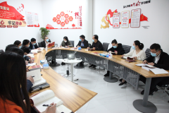 【黨建園地】鄭投產(chǎn)業(yè)園為公司全體黨員干部發(fā)放《中共黨史知識(shí)問答》一書并組織集中學(xué)習(xí)